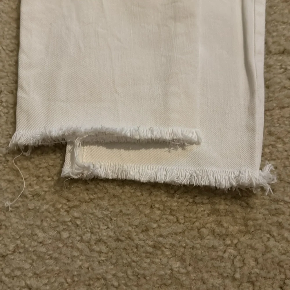✨✨ EUC ✨✨ White Gap ankle jean - Picture 5 of 5